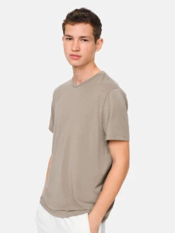 Weekender Shortsleeve -Outdoor Voices Shop 1 hero M301115 LIV FSL Live Oak T Shirt Fossil 0043