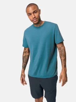 Weekender Shortsleeve -Outdoor Voices Shop 1 hero M301115 LIV STB Live Oak T Shirt Standard Blue 075