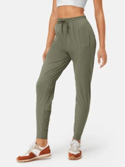 Track Pant 7 Track Pant -Outdoor Voices Shop 1 hero Track Pant Tea Tree 002