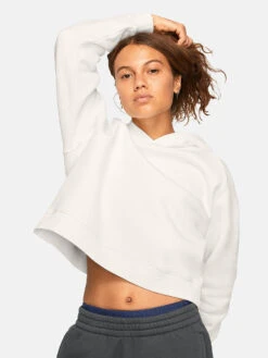 Nimbus Cropped Hoodie 15 Nimbus Cropped Hoodie -Outdoor Voices Shop 1 hero W501214 TDF BLC Teddy Cotton Cropped Hoodie Blanco 138 V2