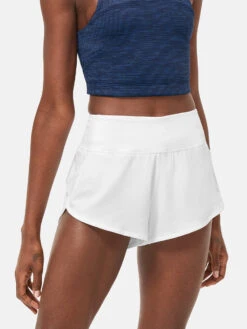 Hudson 2.5" Short 16 Hudson 2.5" Short -Outdoor Voices Shop 1 hero W701498 REC WHI Hudson2.5 Shorts White 027