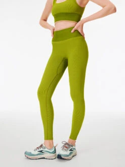 SeamlessRib 7/8 Legging -Outdoor Voices Shop Front02 W101513 SML GNA Seamless 78 Legging Green Apple 259 GW4umew