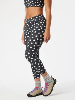 TechSweat™ 3/4 Legging 21 TechSweat™ 3/4 Legging -Outdoor Voices Shop W101491 TSW BLP Move Free 3 4 Legging Black Polka 090 IRqE9oU