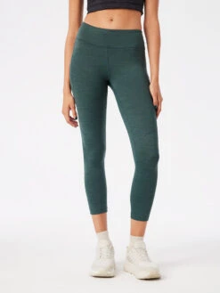 TechSweat™ 3/4 Legging 20 TechSweat™ 3/4 Legging -Outdoor Voices Shop W101491 TSW EGR Move Free 3 4 Legging Evergreen 076 PUFkKfx