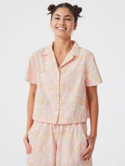 SolarCool Tourist Shirt -Outdoor Voices Shop W301700 UPF PKM SolarCool Shortsleeve Pink Marble 0067 be0a2aa6 8104 42f1 8156 bf0d5126769e