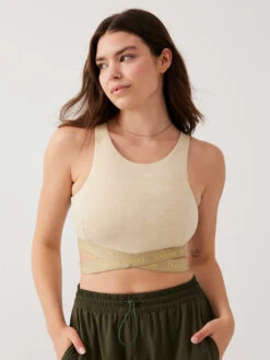 TechSweat⢠Criss Cross Crop Top