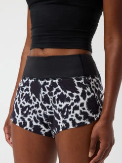 Hudson 2.5" Short 23 Hudson 2.5" Short -Outdoor Voices Shop W701498 REC BLD Hudson 2.5in Short Black Dalmation 080 bydVghV