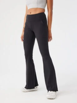 SuperForm™ Rib Flare Pant -Outdoor Voices Shop W701616 SFR BLK Rib Flare Pant Black 069 Xm5Dkdp