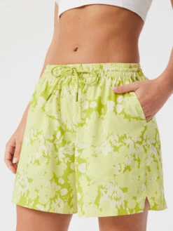 SolarCool 5" Short -Outdoor Voices Shop W701765 UPF HGF SolarCool 5in Short Hyper Green Floral 052 vIXpwnS