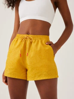 GeoShine 2.5" Short 11 GeoShine 2.5" Short -Outdoor Voices Shop W701800 MSJ GDF City Sport 2.5in Short Goldfinch 074 rcmVxxW