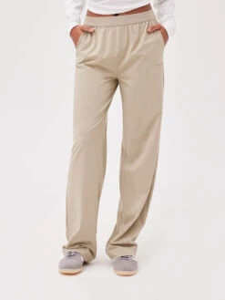 Relay Wide Leg Pant 8 Relay Wide Leg Pant -Outdoor Voices Shop W702133 REC GVL Relay Wide Leg Pant Gravel 036 ptVMwKV