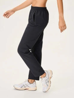 RecTrek 29" Pant -Outdoor Voices Shop W702375 DCW BLK RecTrek 29in Pant Black 035 EXP240907 21c1f552 c74d 4094 9c8b d1432eb78484